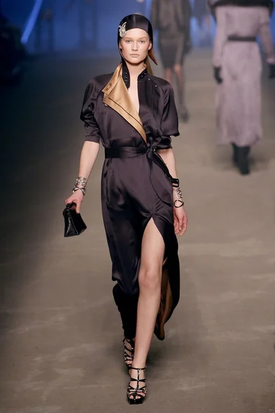Look 43